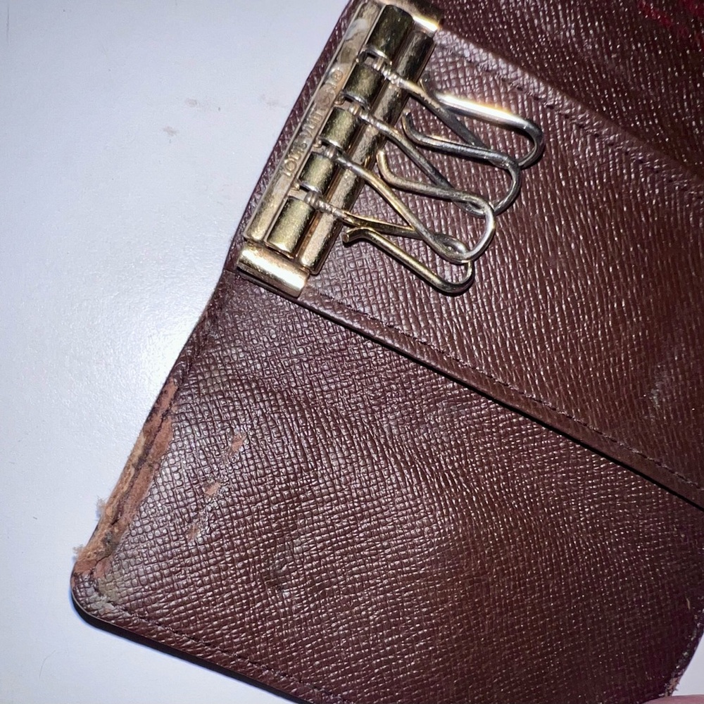 LOUIS VUITTON Damier Brown Checkered 4-Hook Key Holder Made in Paris, France - Picture 6 of 12